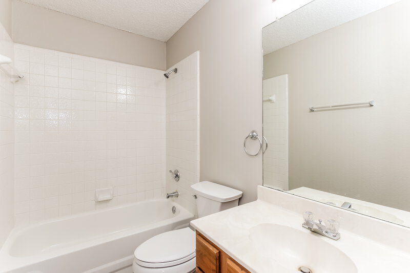 2,830/Mo, 1412 Clearview Dr Mesquite, TX 75181 Bathroom View