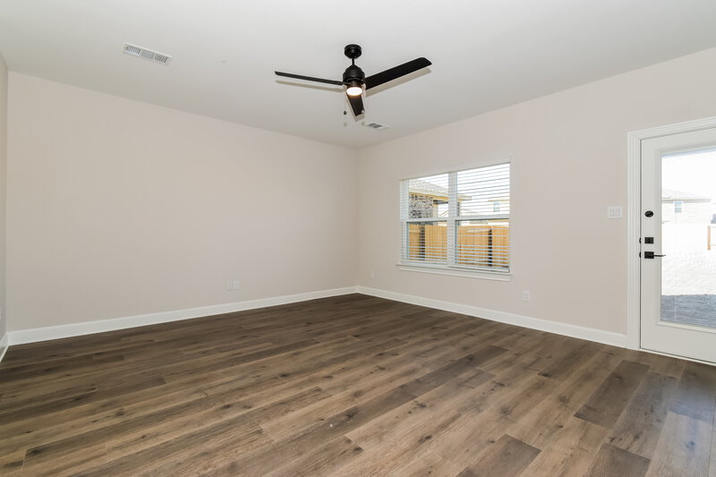 2,140/Mo, 1300 Princeton Hts Princeton, TX 75407 Living Room View