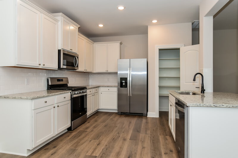 2,140/Mo, 1300 Princeton Hts Princeton, TX 75407 Kitchen View