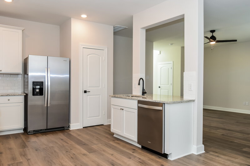 2,140/Mo, 1300 Princeton Hts Princeton, TX 75407 Kitchen View 2