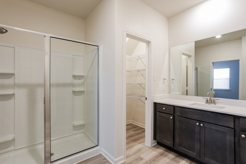1,990/Mo, 9624 Teton Vista Dr Fort Worth, TX 76140 Main Bathroom View