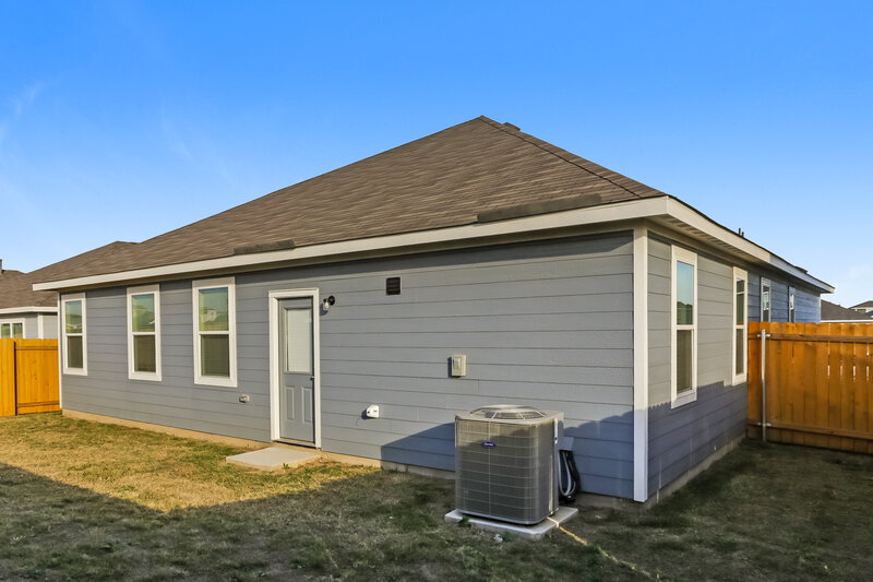 1,990/Mo, 9624 Teton Vista Dr Fort Worth, TX 76140 Rear View
