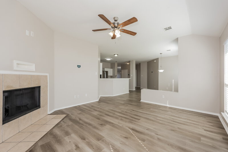 2,575/Mo, 1040 Winding Creek Dr Cedar Hill, TX 75104 Living Room View 2