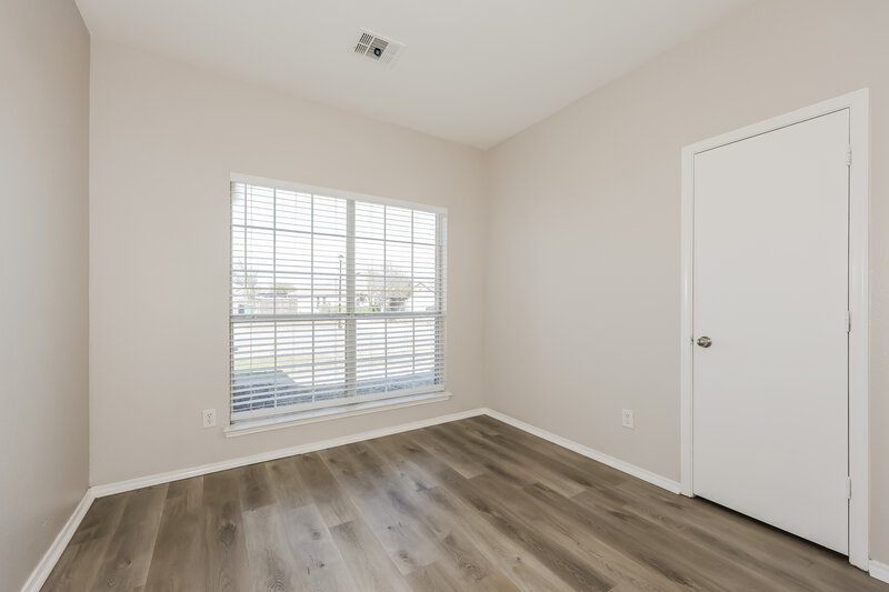 2,575/Mo, 1040 Winding Creek Dr Cedar Hill, TX 75104 Bedroom View