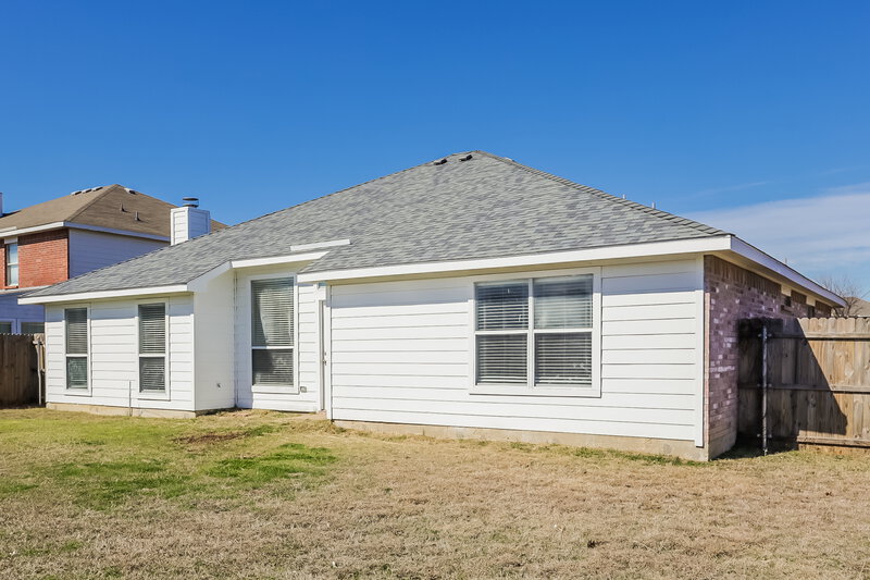 2,575/Mo, 1040 Winding Creek Dr Cedar Hill, TX 75104 Rear View