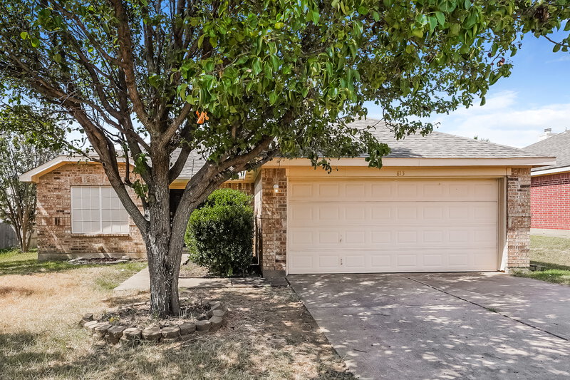 2,180/Mo, 813 Edgehill Rd Burleson, TX 76028 External View