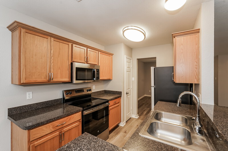 2,170/Mo, 433 Hanover St Burleson, TX 76028 Kitchen View