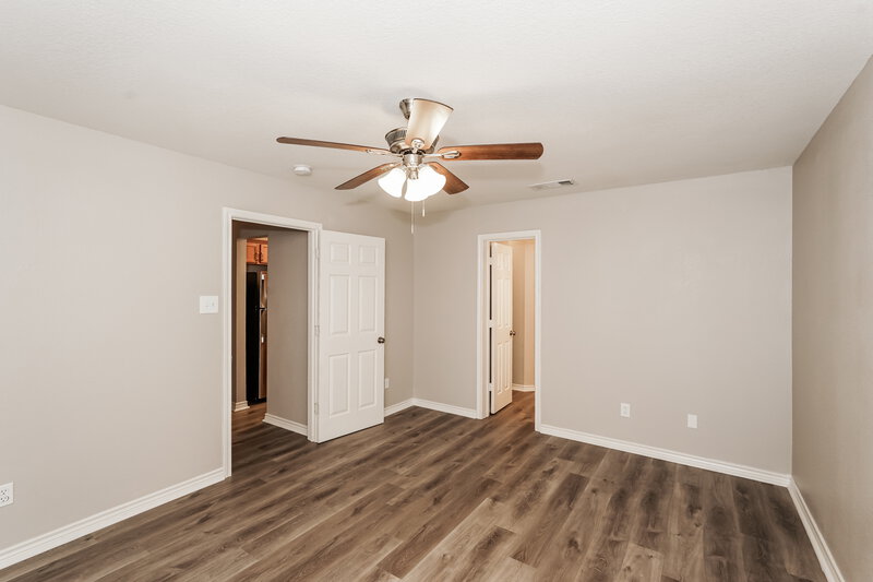 2,170/Mo, 433 Hanover St Burleson, TX 76028 Main Bedroom View