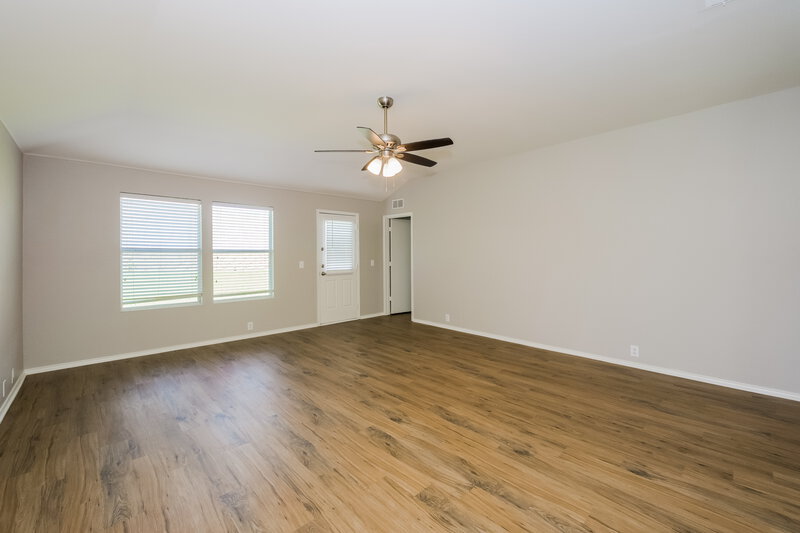 2,110/Mo, 4700 Rhone Dr Argyle, TX 76226 Living Room View