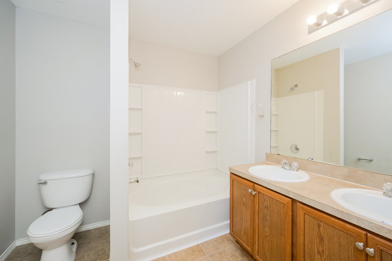 2,110/Mo, 4700 Rhone Dr Argyle, TX 76226 Main Bathroom View