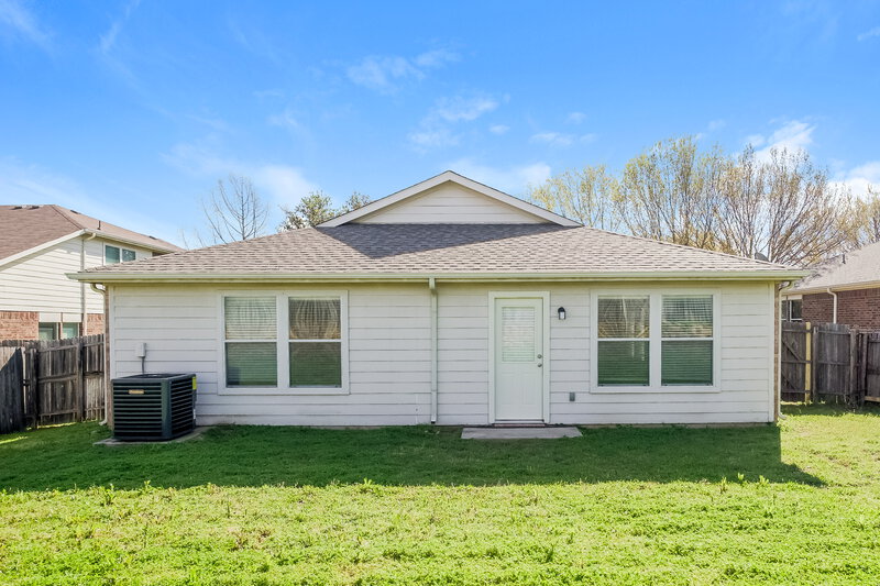 2,110/Mo, 4700 Rhone Dr Argyle, TX 76226 Rear View