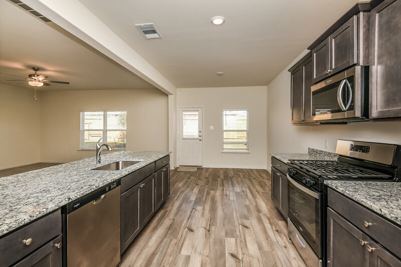 2,370/Mo, 1317 Niagara Dr Fort Worth, TX 76140 Kitchen View 3
