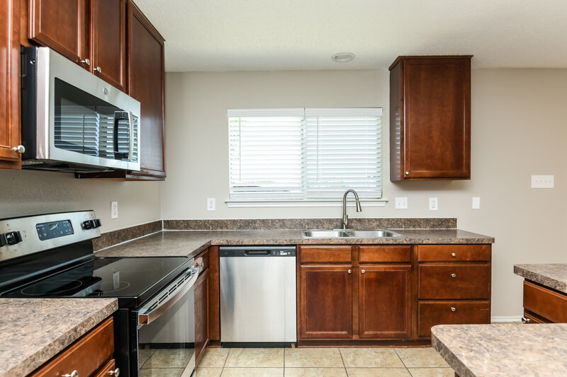 2,050/Mo, 516 Tweeter Dr Fort Worth, TX 76108 Kitchen View 3