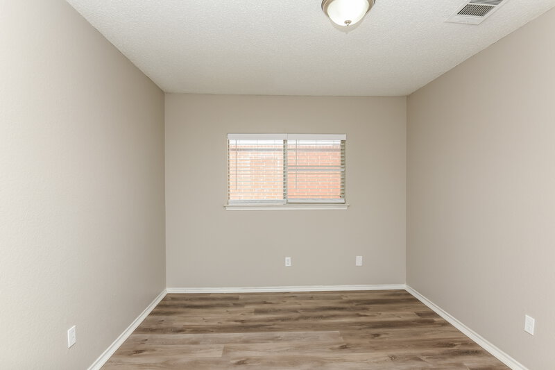2,050/Mo, 516 Tweeter Dr Fort Worth, TX 76108 Bedroom View 2