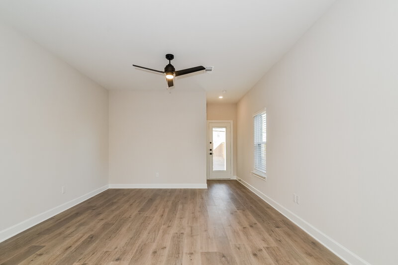 2,085/Mo, 1220 Princeton Hts Princeton, TX 75407 Living Room View 2