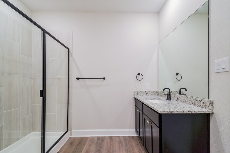 2,085/Mo, 1220 Princeton Hts Princeton, TX 75407 Main Bathroom View