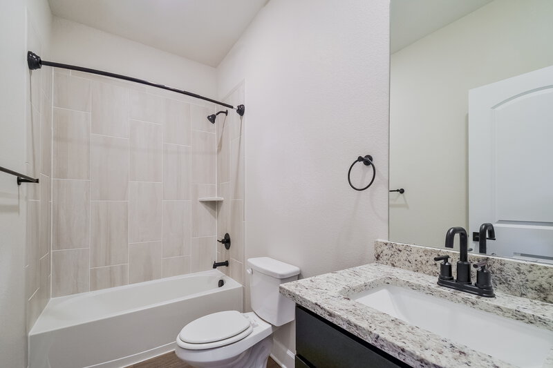2,085/Mo, 1220 Princeton Hts Princeton, TX 75407 Bathroom View