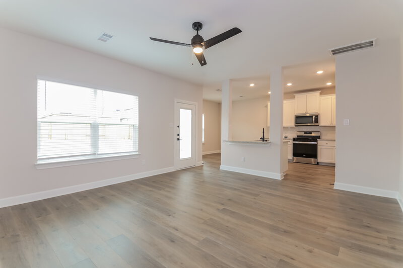 2,150/Mo, 1200 Princeton Hts Princeton, TX 75407 Living Room View