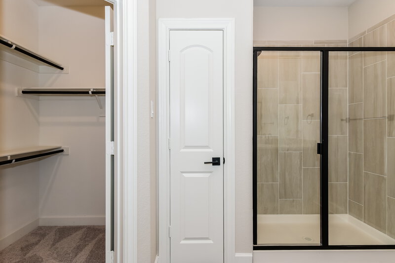 2,105/Mo, 1212 Princeton Hts Princeton, TX 75407 Main Bathroom View
