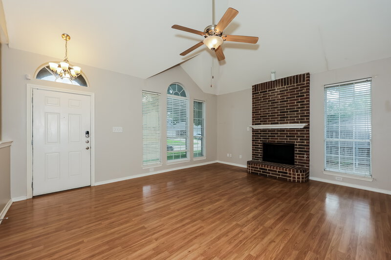 2,370/Mo, 1453 Ridgecreek Dr Lewisville, TX 75067 Living Room View