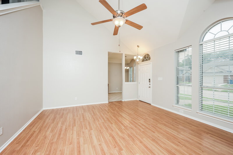 2,480/Mo, 1453 Ridgecreek Dr Lewisville, TX 75067 Living Room View 2