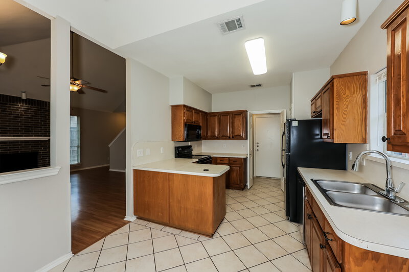 2,370/Mo, 1453 Ridgecreek Dr Lewisville, TX 75067 Kitchen View 2