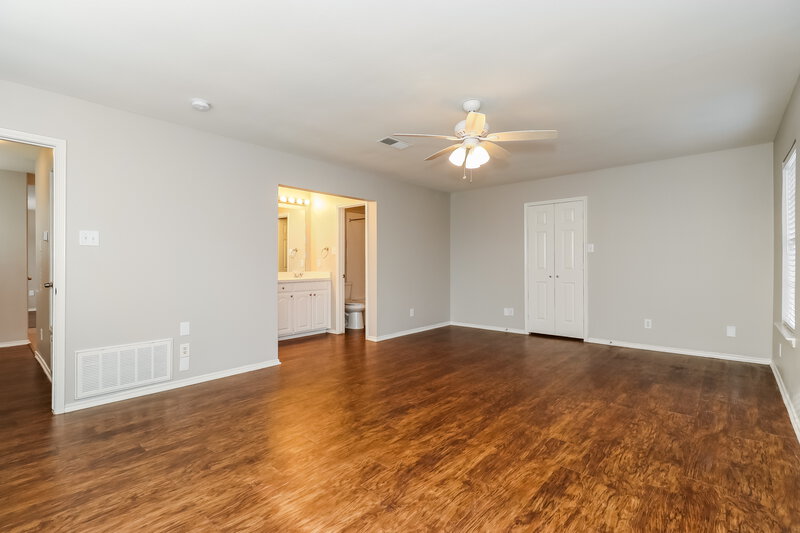 2,435/Mo, 2984 Thames Trl Fort Worth, TX 76118 Main Bedroom View