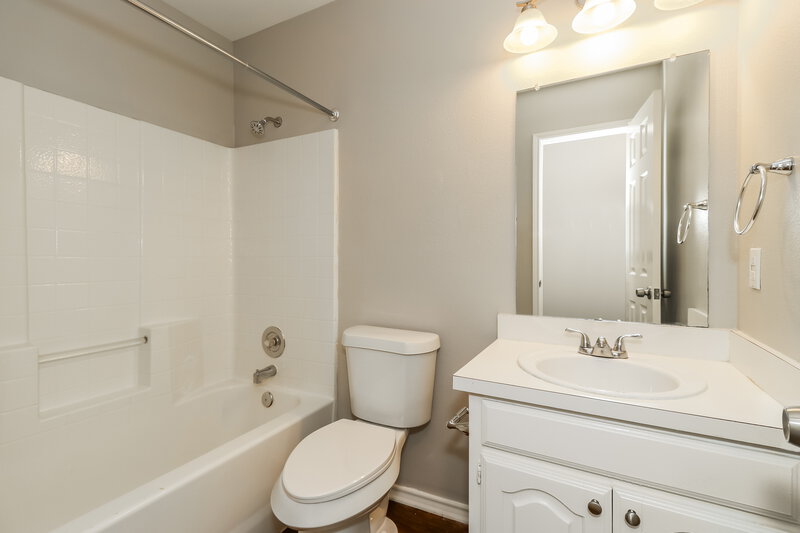 2,435/Mo, 2984 Thames Trl Fort Worth, TX 76118 Bathroom View