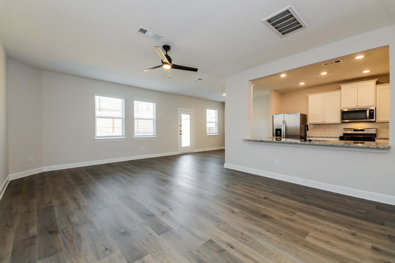 2,125/Mo, 1104 Princeton Hts Princeton, TX 75407 Living Room View