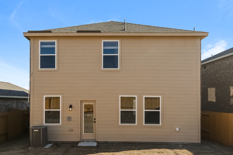 2,125/Mo, 1104 Princeton Hts Princeton, TX 75407 Rear View