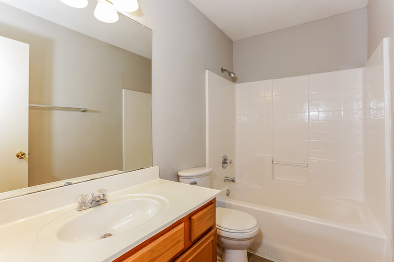 2,125/Mo, 6375 Riverwater Trl Fort Worth, TX 76179 Bathroom View