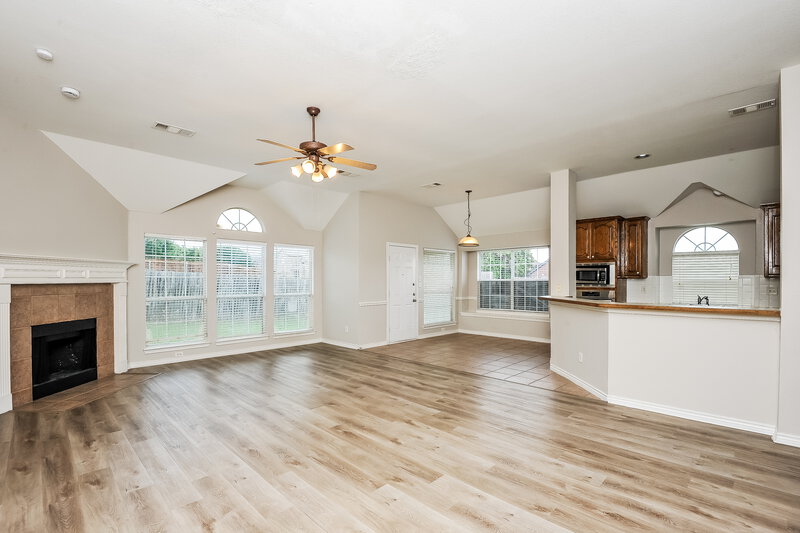 2,385/Mo, 7517 Creek Meadow Dr Fort Worth, TX 76123 Living Room View