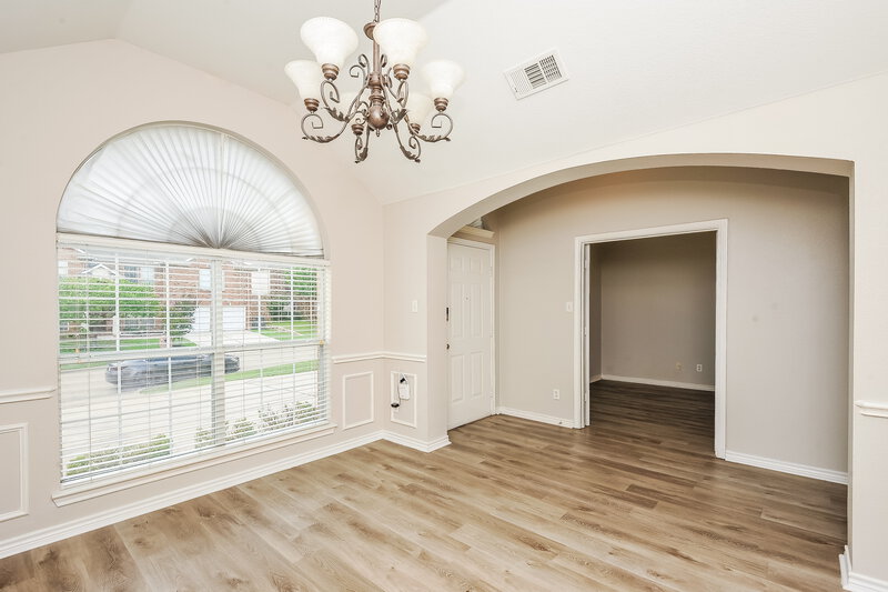 2,385/Mo, 7517 Creek Meadow Dr Fort Worth, TX 76123 Dining Room View 2