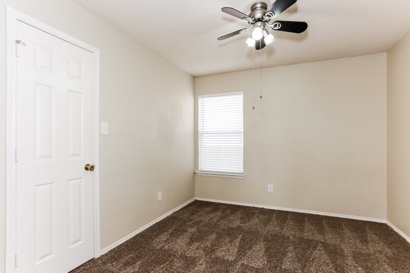 2,260/Mo, 10216 Pleasant Mound Dr Fort Worth, TX 76108 Bedroom View