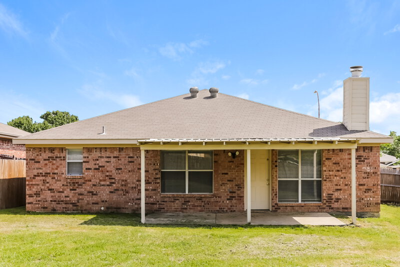 2,260/Mo, 10216 Pleasant Mound Dr Fort Worth, TX 76108 Rear View