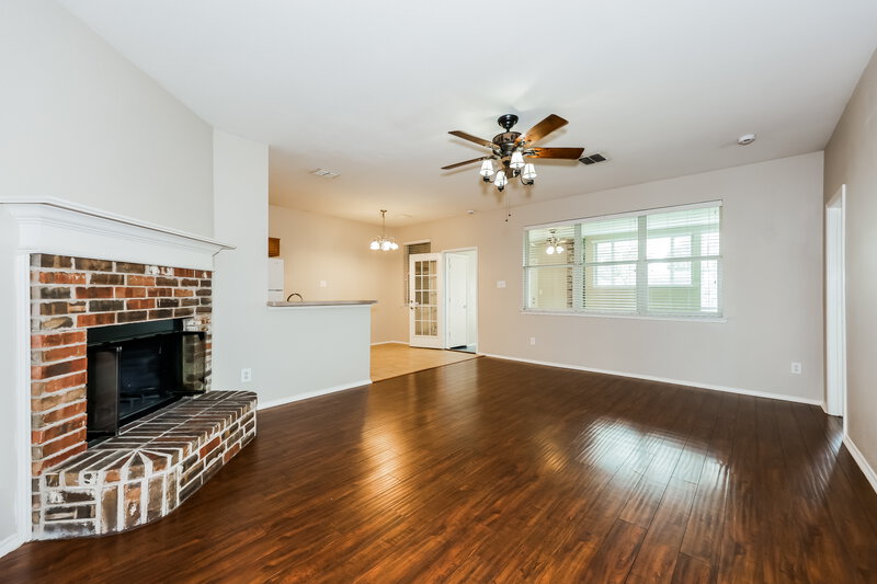 2,280/Mo, 10005 Blue Bell Dr Fort Worth, TX 76108 Living Room View