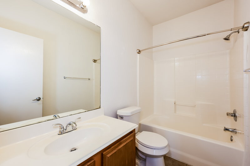 2,280/Mo, 10005 Blue Bell Dr Fort Worth, TX 76108 Bathroom View