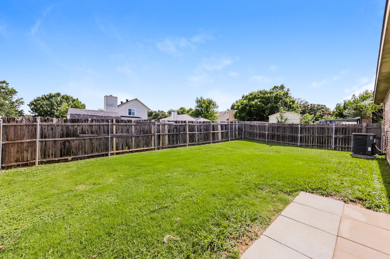 2,280/Mo, 10005 Blue Bell Dr Fort Worth, TX 76108 Backyard View
