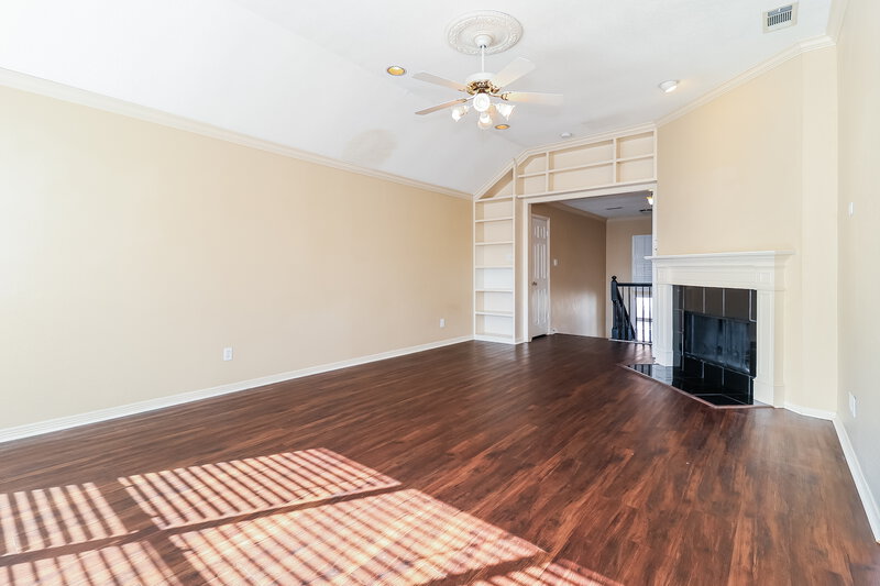 2,050/Mo, 18930 Ravenglen Ct Dallas, TX 75287 Living Room View