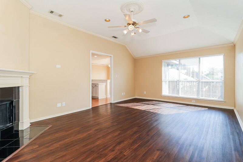 2,050/Mo, 18930 Ravenglen Ct Dallas, TX 75287 Living Room View 2