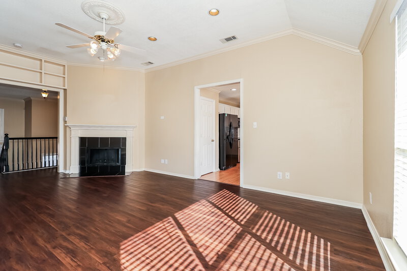 2,050/Mo, 18930 Ravenglen Ct Dallas, TX 75287 Living Room View 3