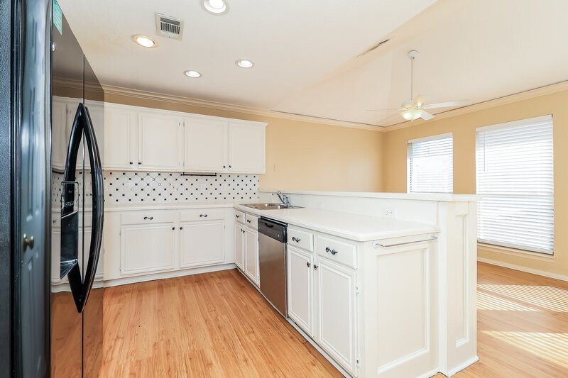 2,050/Mo, 18930 Ravenglen Ct Dallas, TX 75287 Kitchen View