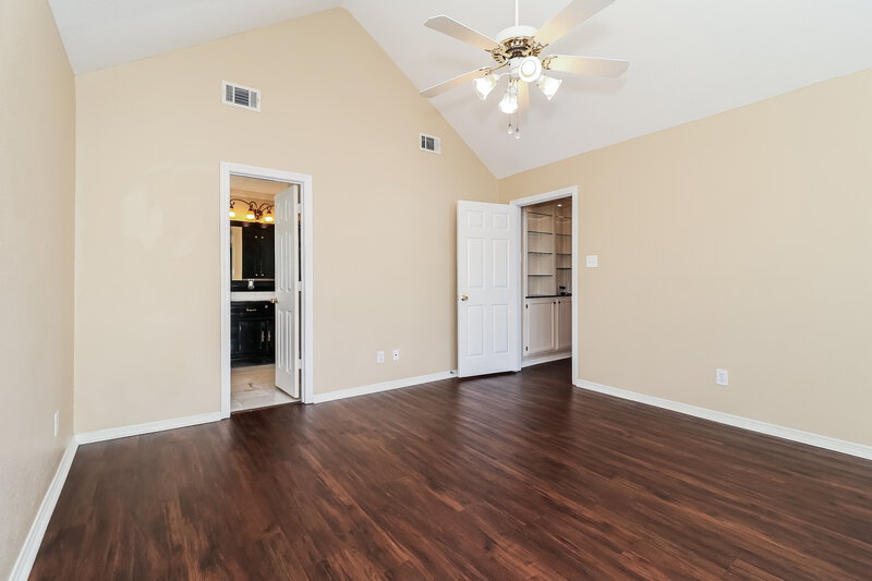 2,050/Mo, 18930 Ravenglen Ct Dallas, TX 75287 Main Bedroom View 2