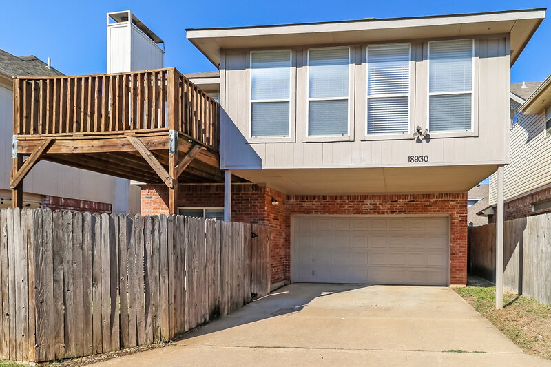2,050/Mo, 18930 Ravenglen Ct Dallas, TX 75287 Rear View 2