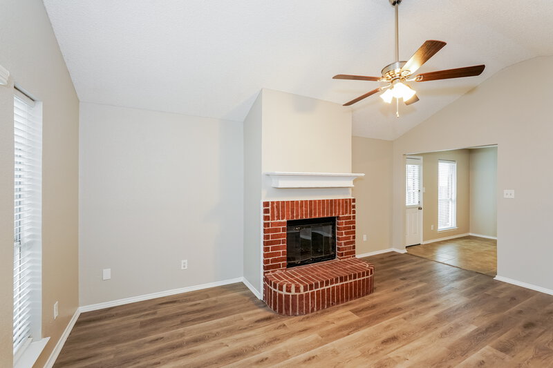 1,755/Mo, 8037 Cannonwood Dr Fort Worth, TX 76137 Living Room View