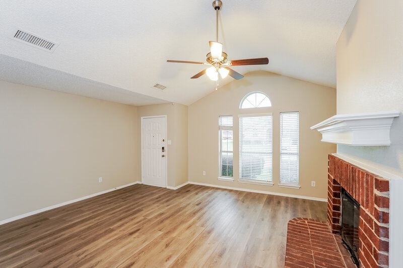 1,755/Mo, 8037 Cannonwood Dr Fort Worth, TX 76137 Living Room View 3