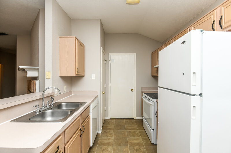 2,730/Mo, 6371 Riverwater Trl Fort Worth, TX 76179 Kitchen View 2