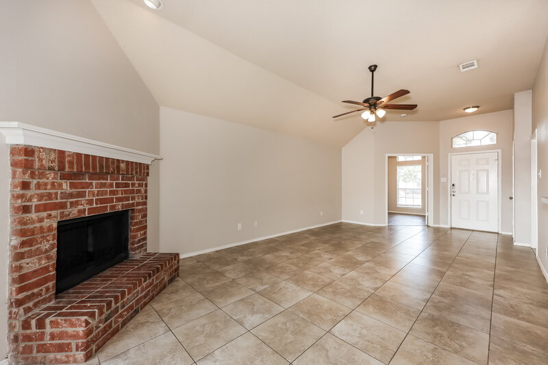 1,850/Mo, 133 Pinion Ln Rockwall, TX 75032 Living Room View