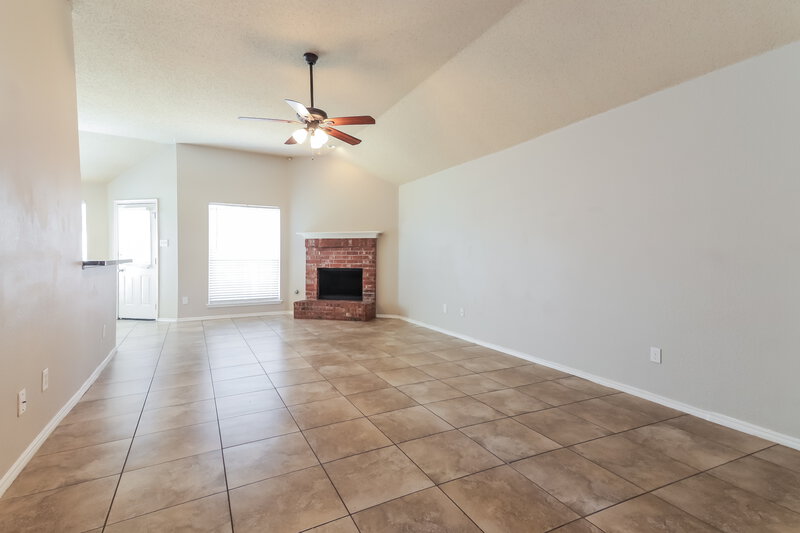 1,950/Mo, 133 Pinion Ln Rockwall, TX 75032 Living Room View