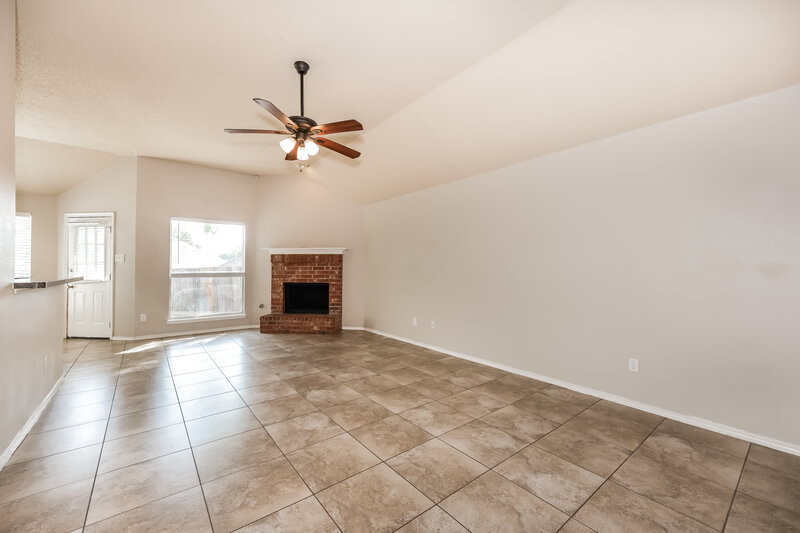 1,850/Mo, 133 Pinion Ln Rockwall, TX 75032 Living Room View 2